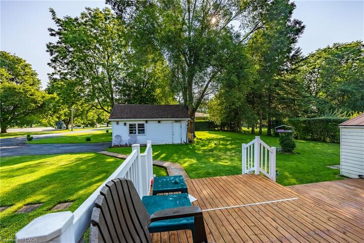 Property Photo: 729 Norfolk Street N ON N3Y 3R3