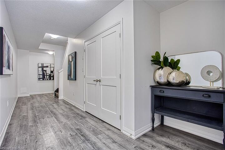 Property Photo: 5000 Connor Drive 25 ON L3J 0T4