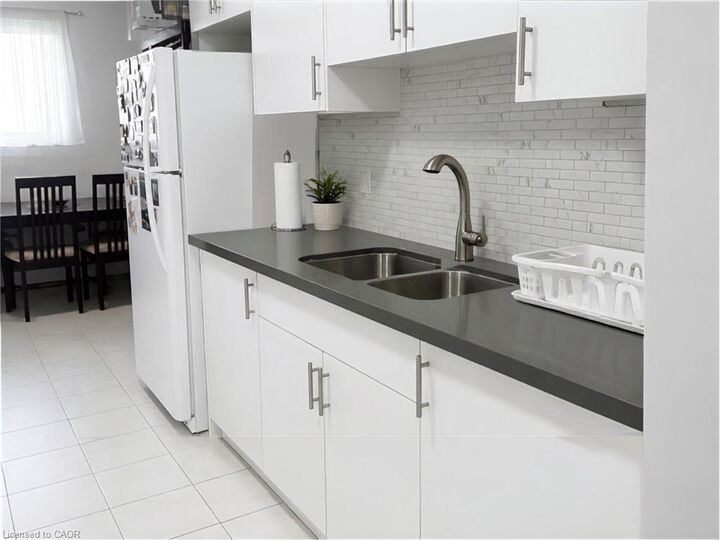 Property Photo:  15 Mowat Boulevard 19  ON N2E 1J1 