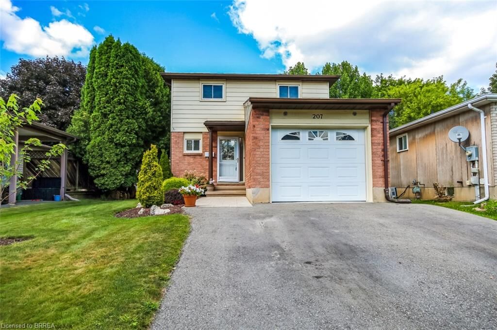 Property Photo: 207 Dunsdon Street ON N3R 7H7