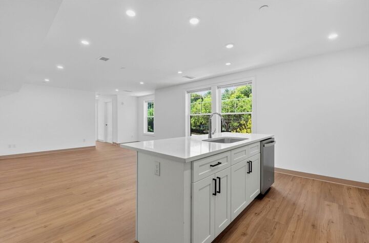 Property Photo:  26 Union St 305  MA 01760 