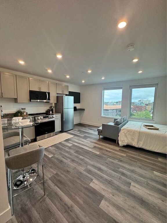 Property Photo:  585 Essex Street 617  MA 01902 