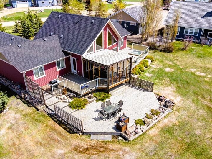 Property Photo: 41251 Range Road 210 121 AB T0B 0H0