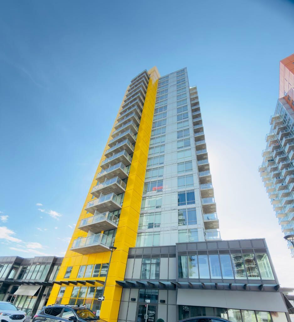 Property Photo: 3820 Brentwood Road NW 1509 AB T2L 2L5