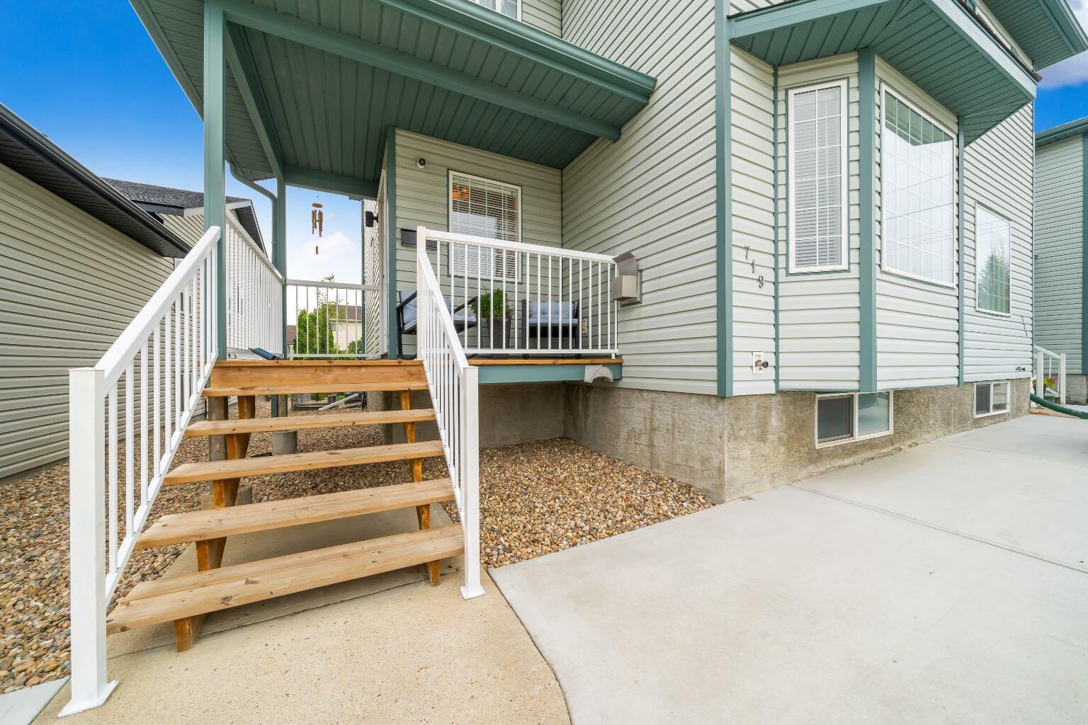 Property Photo: 719 Sprague Way SE AB T1B 4L4
