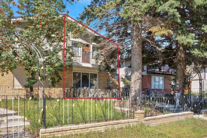 Property Photo: 2025 40 Street SE AB T2B 1B6