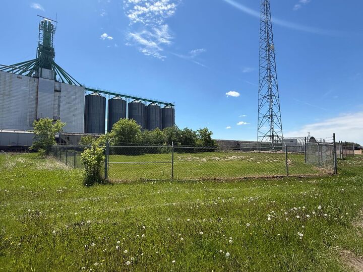 Property Photo:  4719 Railway Avenue  AB T9X 1E6 
