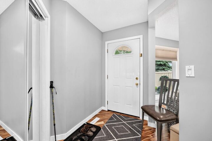 Property Photo: 139 Hawkville Close NW AB T3G 3C3