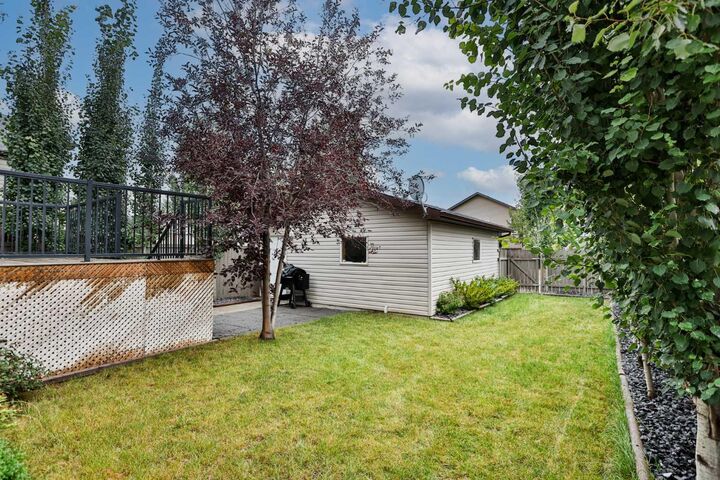 Property Photo: 178 Silkstone Road W AB T1J 4C5
