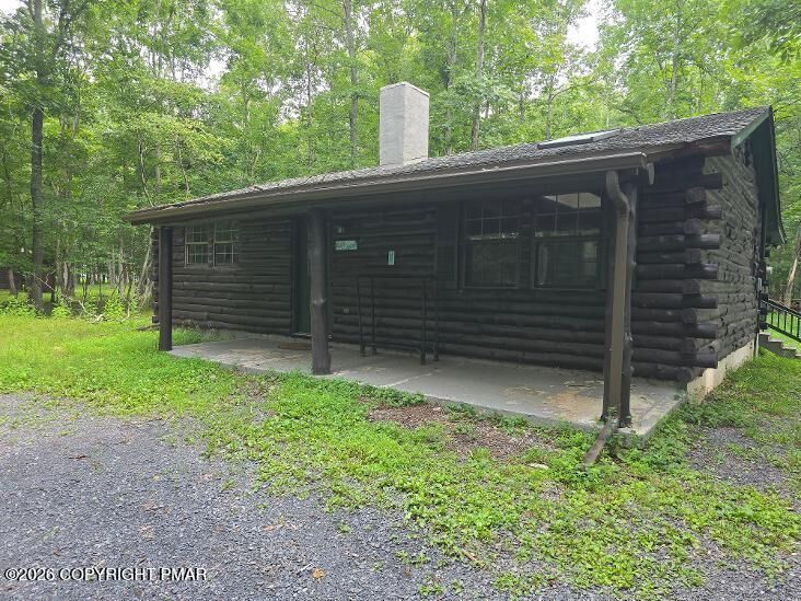 Property Photo:  