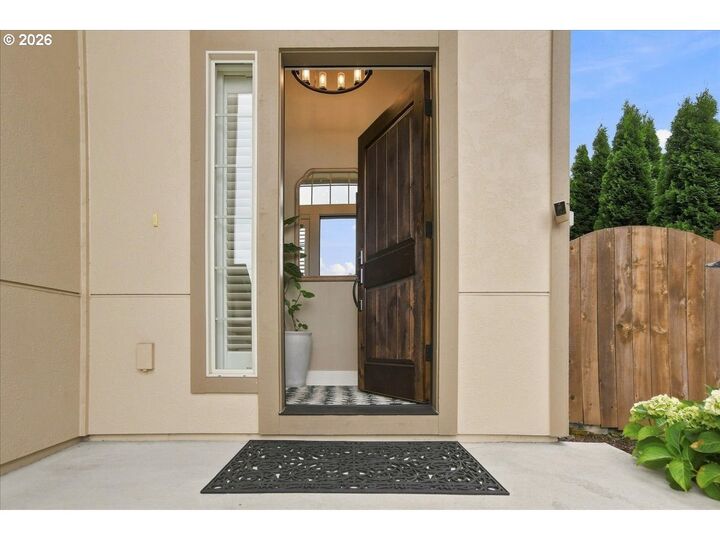 Property Photo: 5081 G St WA 98671