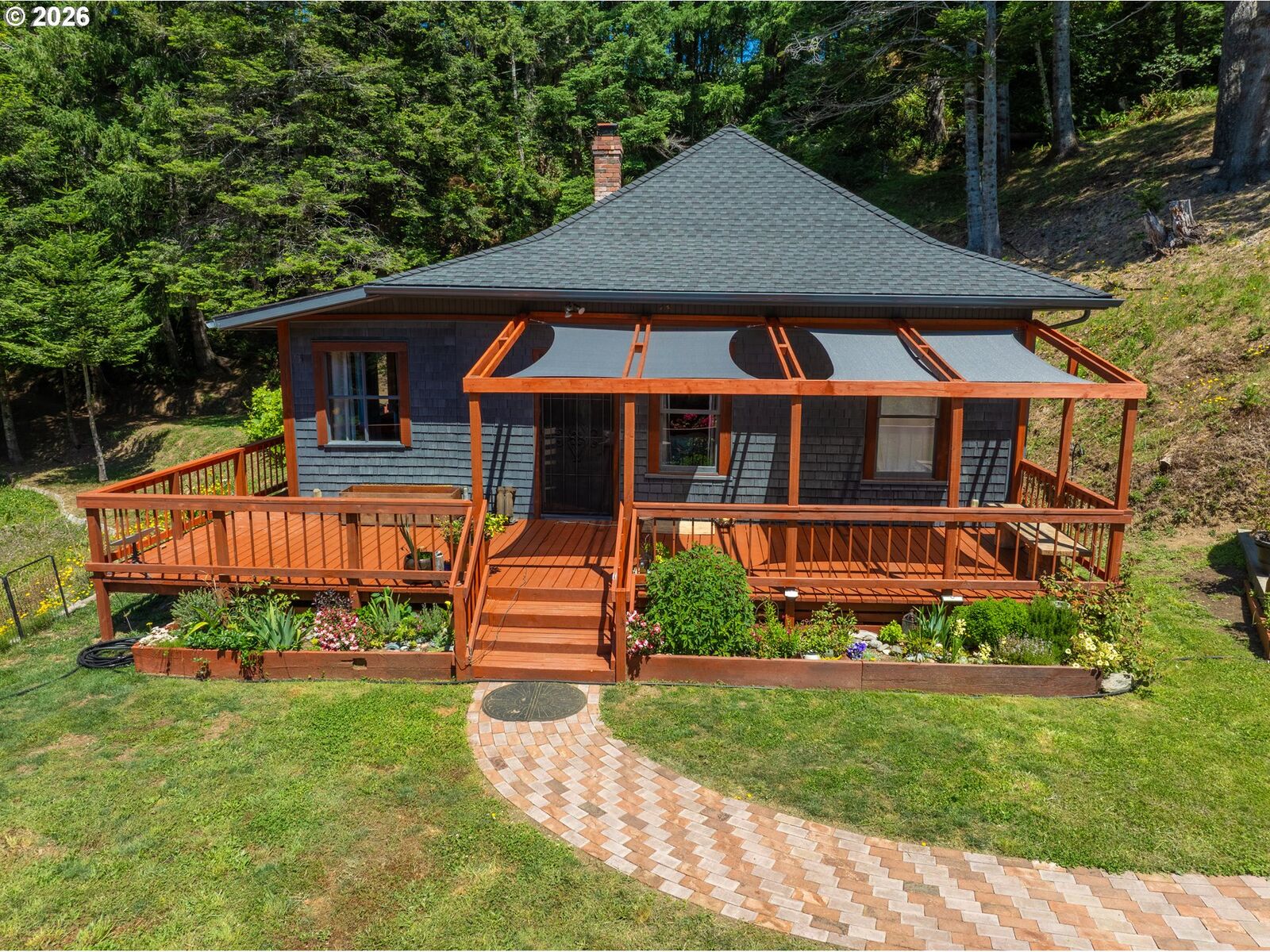 Property Photo: 27837 Thimbleberry Rd OR 97444