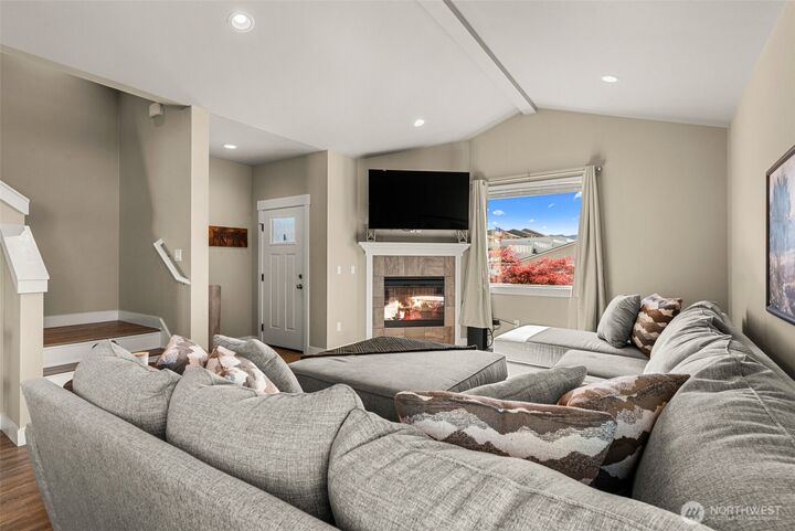 Property Photo: 284 S Nevada WA 98802