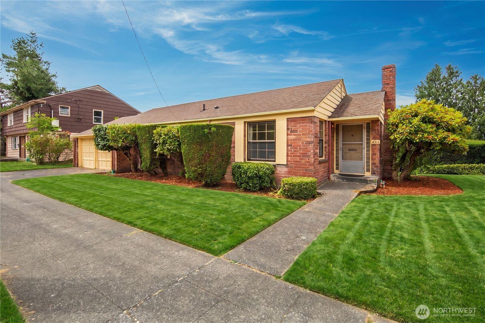 Property Photo:  4311  Greenwood Avenue N  WA 98103 