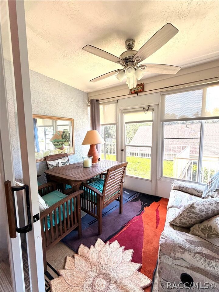 Property Photo: 510 W Larchmont Court FL 34465