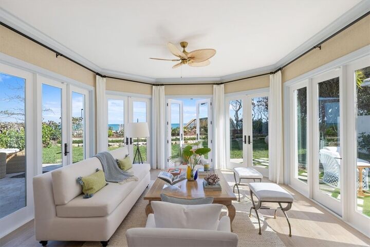Property Photo: 171 S Camelia Court FL 32963
