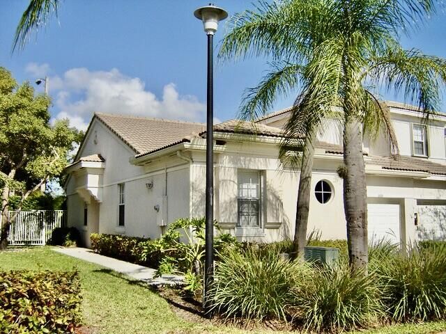 Property Photo:  3133 Enclave Way  FL 33319 