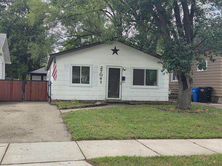Property Photo:  27041 Brettonwoods Street  MI 48071 
