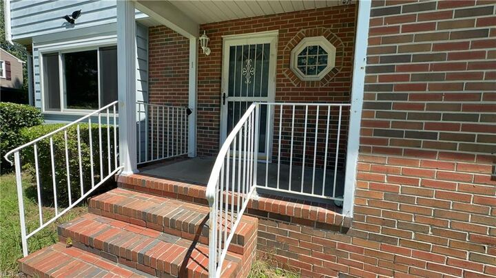 Property Photo: 177 Sheppard Dr VA 23185