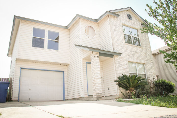 Property Photo: 8922 Branding Field TX 78240