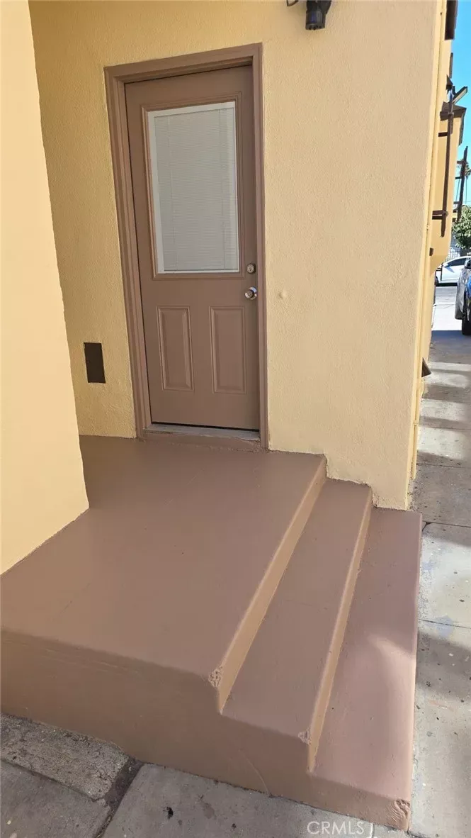 Property Photo: 1022 W 57th CA 90037