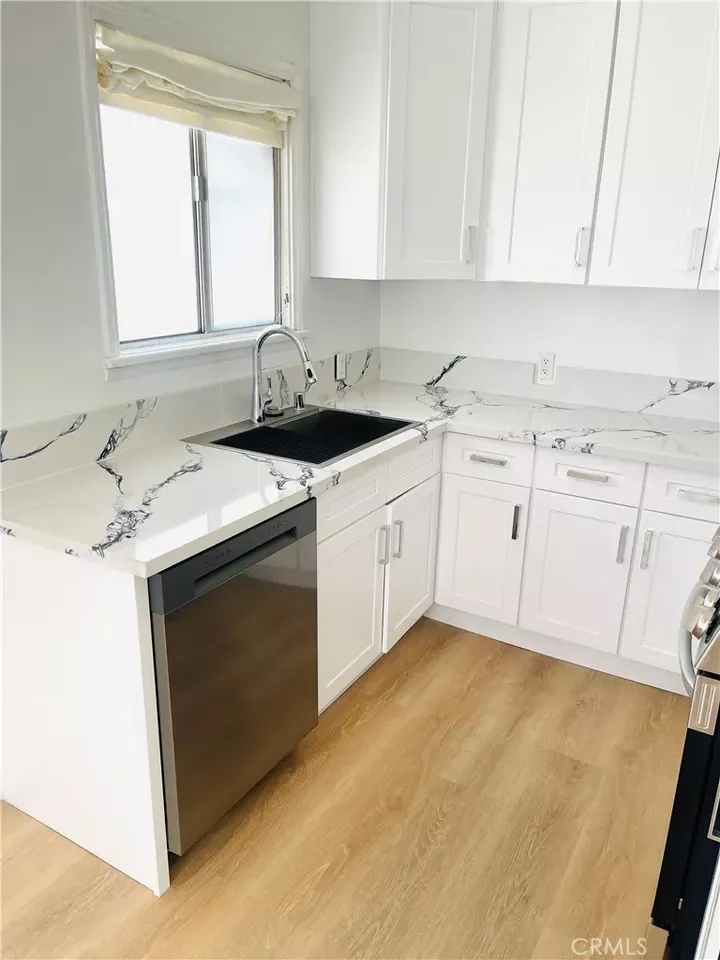 Property Photo: 5754 Vineland Avenue CA 91601