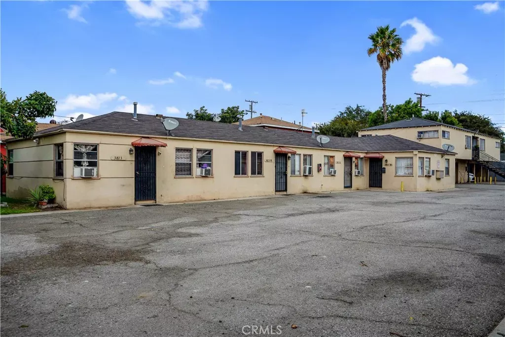 Property Photo:  3823 Walnut  CA 90201 