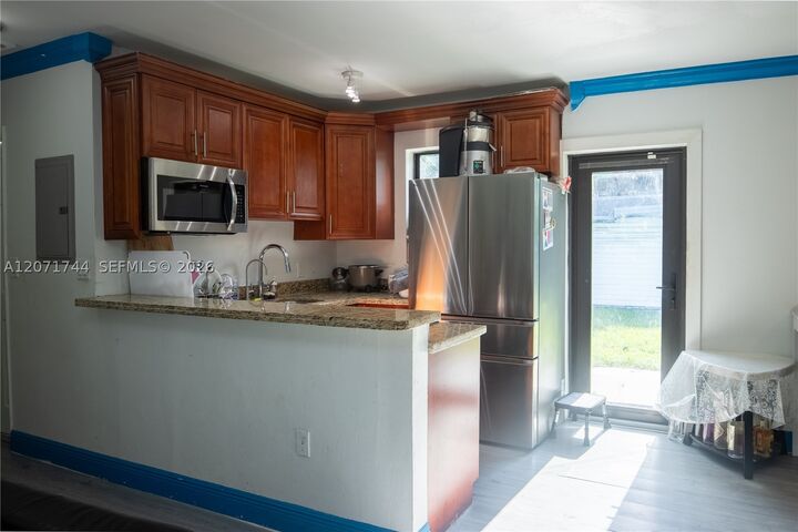 Property Photo:  901 NW 33rd Dr  FL 33311 