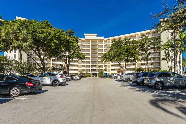 Property Photo:  3090 N Course Dr 709  FL 33069 