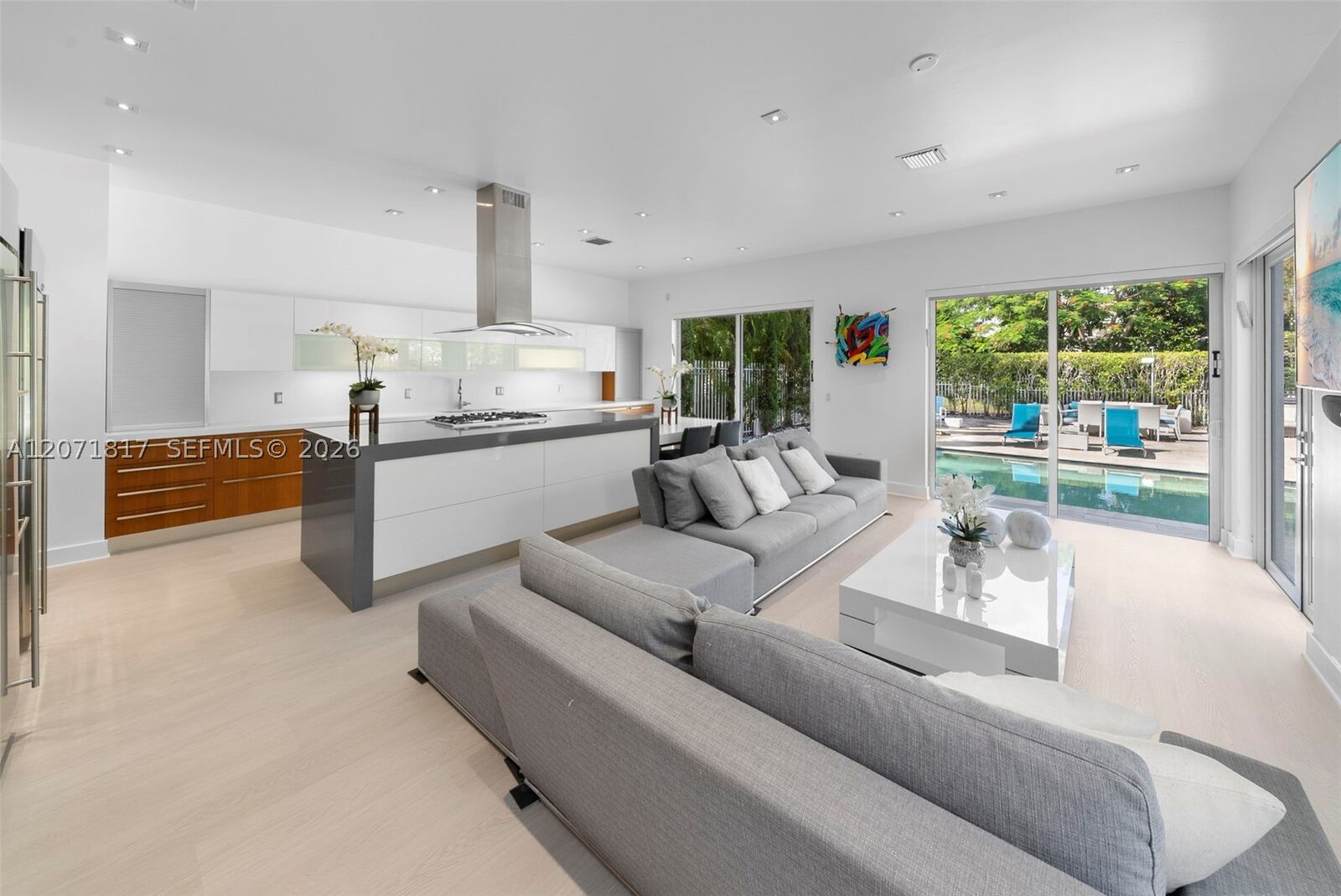 Property Photo:  19522 NE 17th Ave  FL 33179 