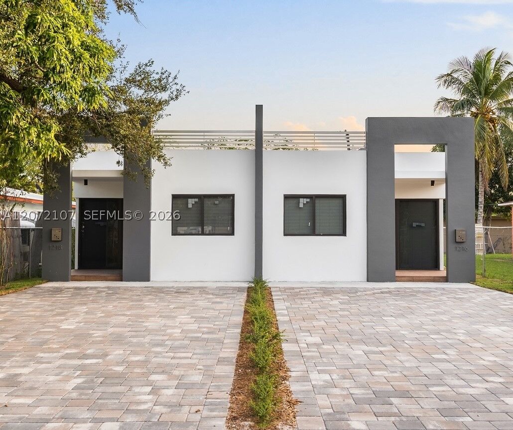 Property Photo: 1216-1218 NE 112th St FL 33161