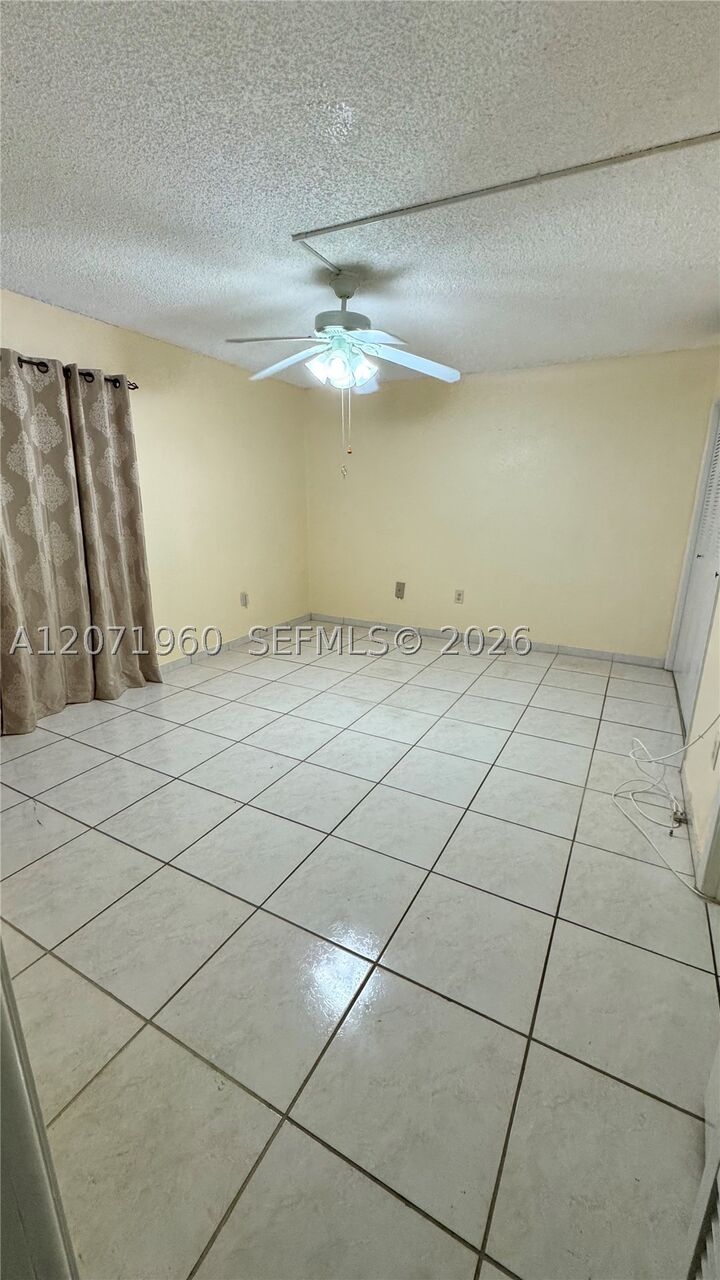 Property Photo: 160 NE 203rd Ter E20 FL 33179