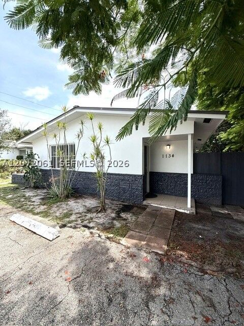 Property Photo:  1134 NW 1st Ave 1134  FL 33311 