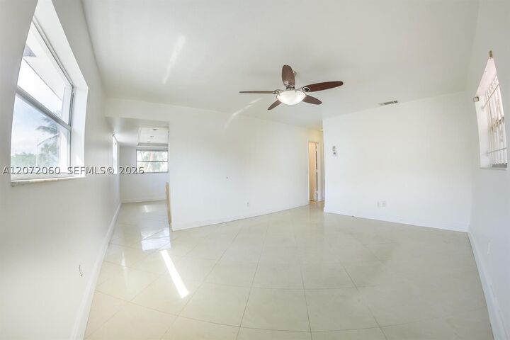 Property Photo: 344 SW 1st St 6 FL 33060