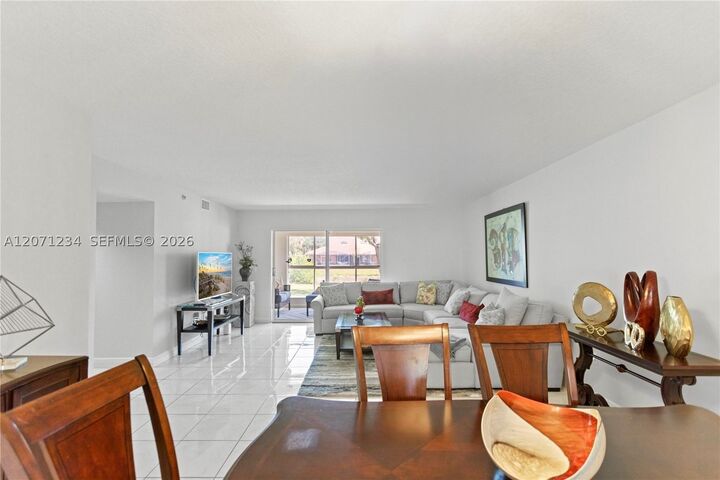 Property Photo: 5876 Regal Glen Dr 101 FL 33437