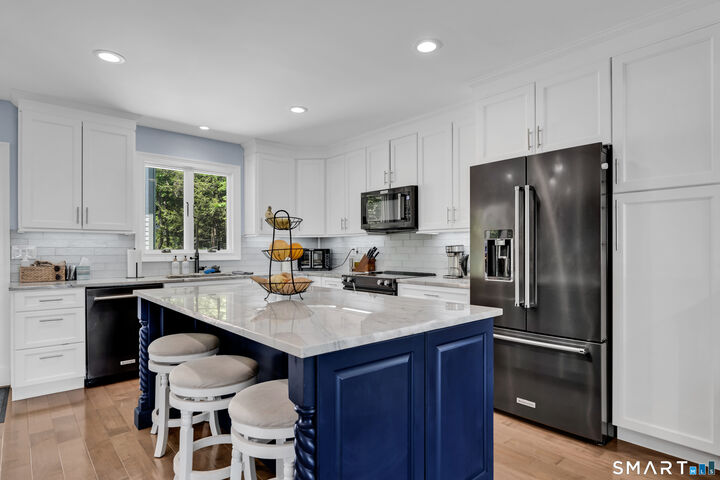 Property Photo:  94 Midwood Avenue  CT 06716 