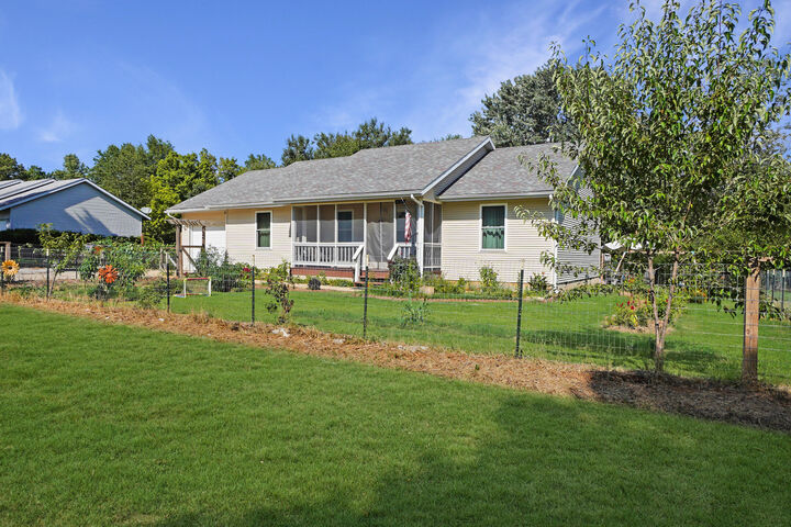 Property Photo:  1934 Anne Drive  MO 65775 
