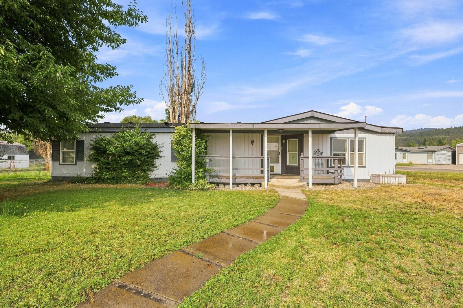 Property Photo:  5015 N Campbell Rd  WA 99027 