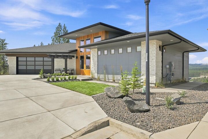 Property Photo:  1201 E Fireside Ln  WA 99208 