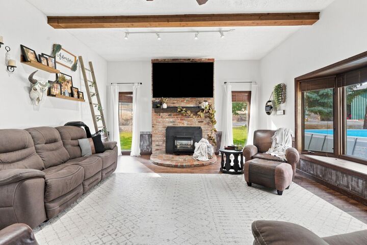 Property Photo: 14911 N Lynwood Dr WA 99208