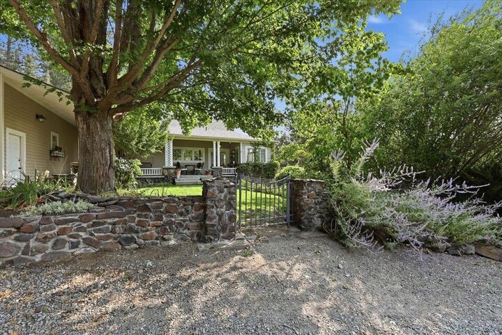 Property Photo:  8417 S Windmill Rd  WA 99223 