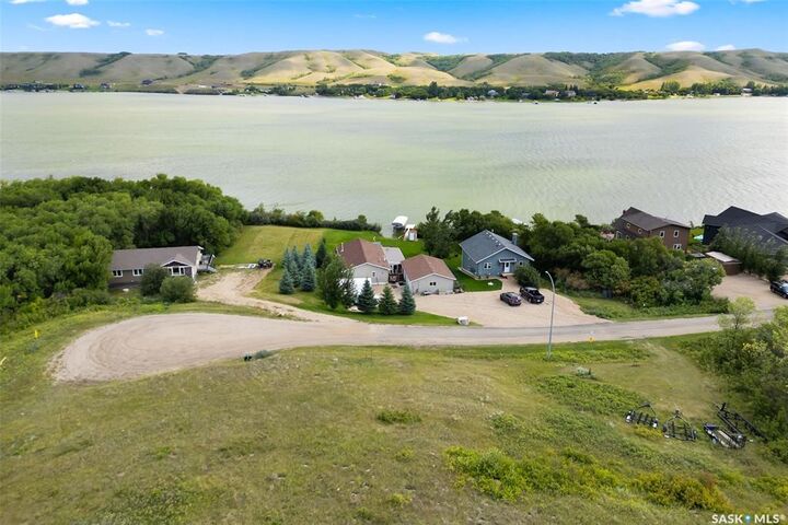 Property Photo:  1245 Tatanka Drive  SK S0H 2X0 