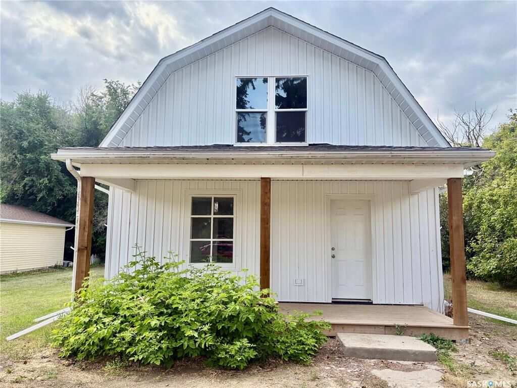 Property Photo: 214 Thomson Street SK S0L 2N0
