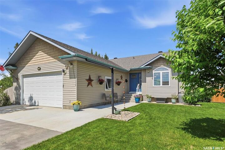 Property Photo: 601 2nd Avenue SK S0K 0N0