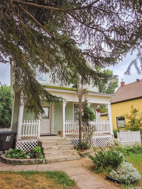Property Photo: 269 6th Avenue E SK S0A 2P0