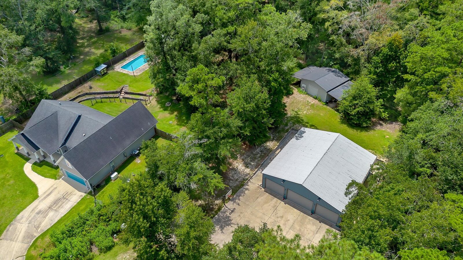 Property Photo: 2014 Longspur Lane FL 32309