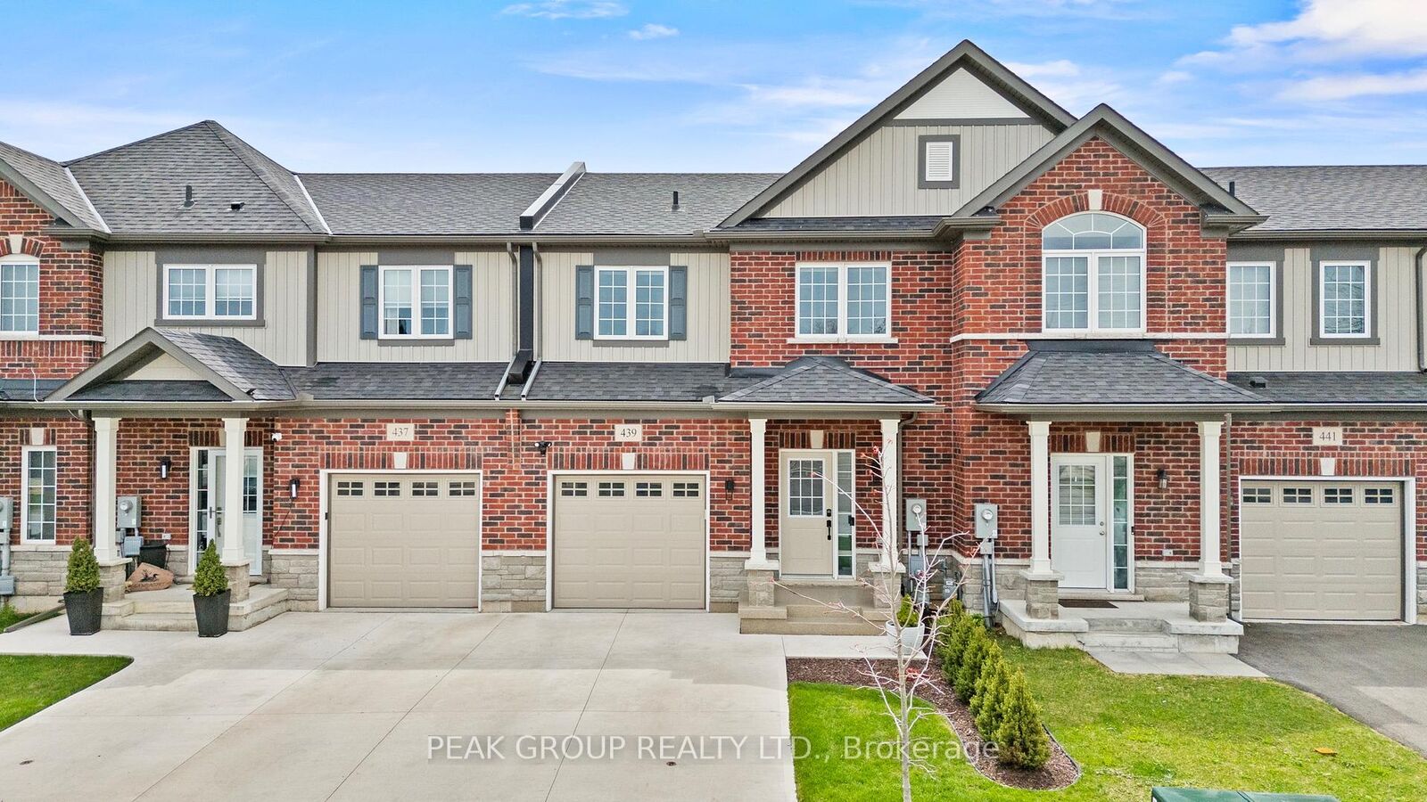 Property Photo: 439 Williams Crescent ON L2A 4P6