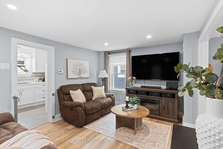 Property Photo:  109 Wilton Avenue  ON L3C 2A1 