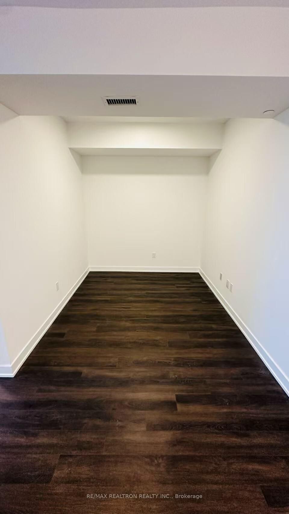 Property Photo: 609 Sherbourne Street 4610 ON M4X 0A4