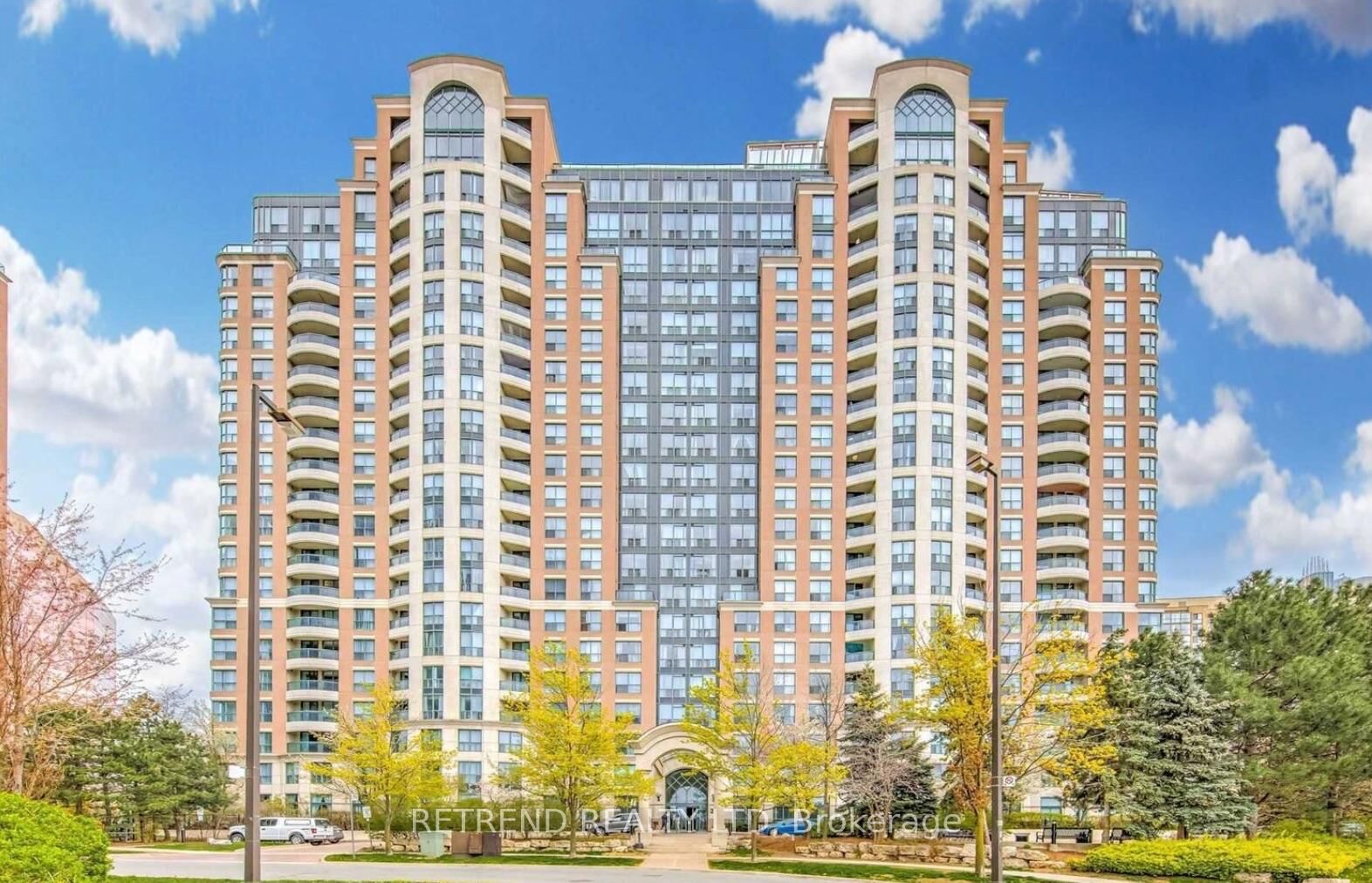 Property Photo:  23 Lorraine Dr Drive 312  ON M2N 6Z6 